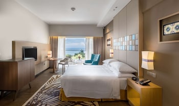 Premier Room, 1 King Bed, Balcony, Sea View
