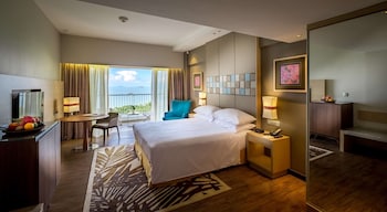 Premier Room, 1 King Bed, Balcony, Sea View