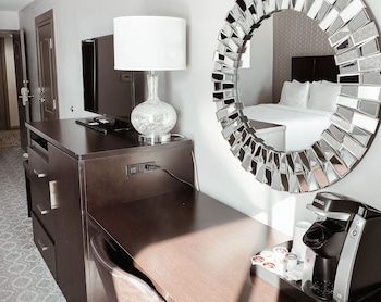 Suite, 1 King Bed, Accessible, Jetted Tub