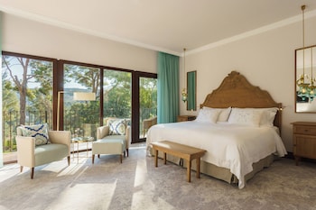 Classic Room, 1 Queen Bed, Balcony, Garden View (Balcony)