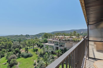 Grand Room, 1 King Bed, Balcony, Bay View (Balcony)