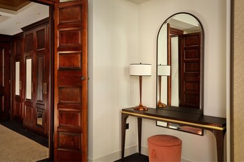 Deluxe Room, 1 Double Bed, Garden View (Balcony)