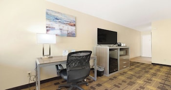 Standard Room, 1 King Bed, Non Smoking, Refrigerator & Microwave