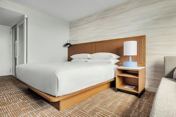 Standard Room, 1 King Bed