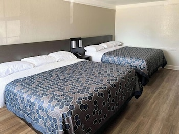 Standard Room, 2 Double Beds, Non Smoking