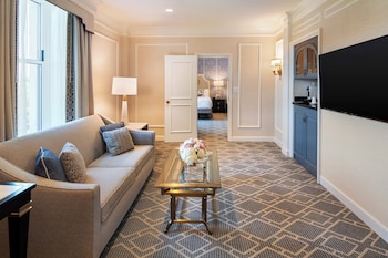 Suite, 2 Double Beds (Willard, Washington Monument View)