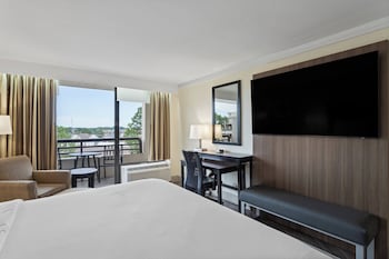 Premium Room, 1 King Bed, Balcony