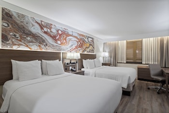 Standard Room, 2 Queen Beds (Hideaway)