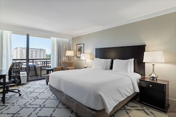 Premium Room, 1 King Bed, Balcony