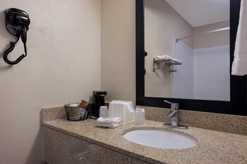 Deluxe Room, 2 Double Beds, Accessible, Smoking
