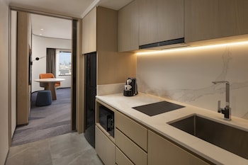 Junior Suite, 1 King Bed, Kitchenette
