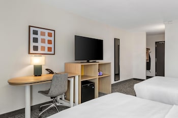 Double Room, 2 Queen Beds, Bathtub (Mobility & Hearing)