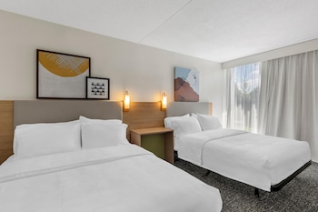 Double Room, 2 Queen Beds, Bathtub (Mobility & Hearing)