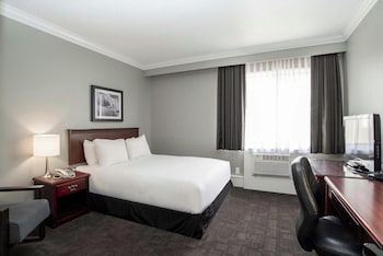 Standard Room, 1 Queen Bed