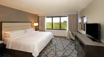 Suite, Multiple Beds, Microwave