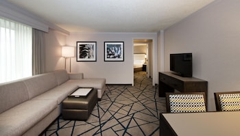 Suite, Multiple Beds, Microwave
