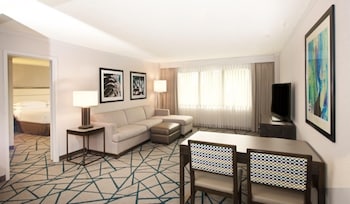 Suite, Multiple Beds, Microwave