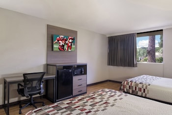 Suite, Non Smoking (2 Queen Beds & 1 Sofa Bed)
