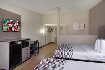 Suite, Non Smoking (2 Queen Beds & 1 Sofa Bed)