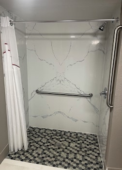 Deluxe Room, 2 Queen Beds, Accessible, Non Smoking (Roll-In Shower)