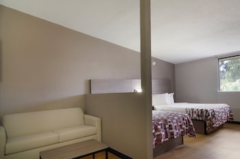 Suite, Non Smoking (2 Queen Beds & 1 Sofa Bed)