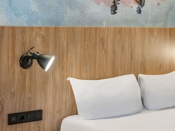 Superior Room, 1 King Bed, Accessible