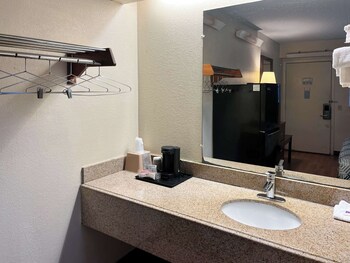 Deluxe Room, 1 King Bed, Accessible, Non Smoking