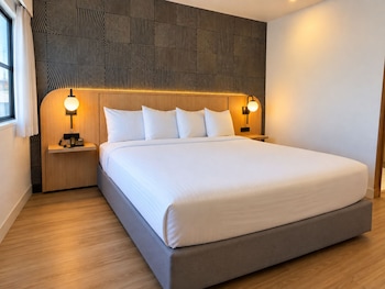 Deluxe Room, 1 King Bed
