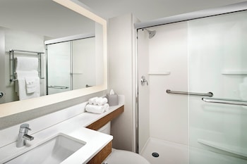 Standard Room, 1 King Bed (Leisure)