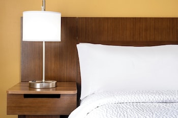 Standard Room, 1 Queen Bed