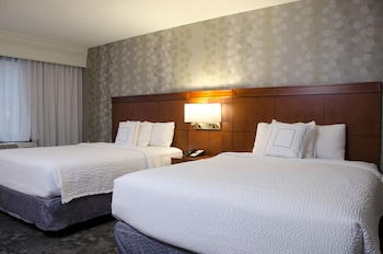 Room, 2 Queen Beds (Mobility/Hearing Access, Roll-in Shwr)