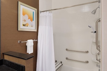 Room, 1 King Bed, Hearing Accessible (Transfer Shower)