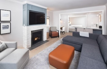 Premier Suite, 1 King Bed with Sofa bed