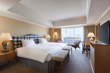 Twin Executive Terrace Suite - Non-Smoking 120sqm Terrace Rainbow bridge View Executive Lounge