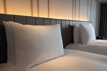 Hilton Plus Twin Room - Non-Smoking - 33sqm - Renovated Room