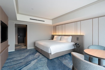 Deluxe Plus King Room - Non-Smoking - 40sqm - Renovated Room