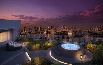 Twin Deluxe Terrace Suite - Non-Smoking 80sqm Terrace Rainbow bridge View Executive Lounge