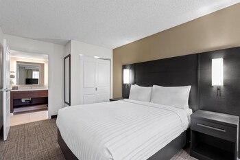 Suite, Multiple Beds, Accessible (Mobility Roll in Shower Two Bedrooms)