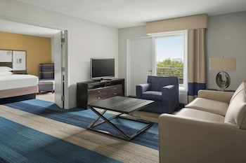 Junior Suite, 1 Bedroom (Partial Water View)