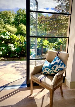 Exclusive Studio Suite, Lake View