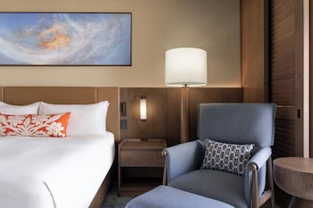 Room, 1 King Bed, Beachfront (Floor 2-4, Renovated)