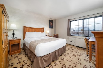 Standard Room, 1 Queen Bed