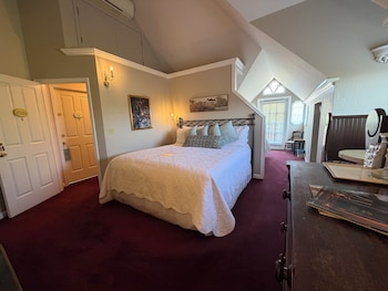 Suite, Balcony (Turret Suite: 2 rooms)