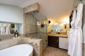 Room, 1 King Bed, Fireplace(Tessa)