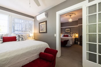 Suite, Fireplace (Chesney Suite: 2 rooms)