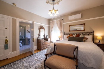 Room, 1 King Bed, Fireplace (Victorian Room)