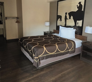 Suite, 1 King Bed with Sofa bed, Non Smoking