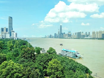 Deluxe Room, 2 Twin Beds, River View