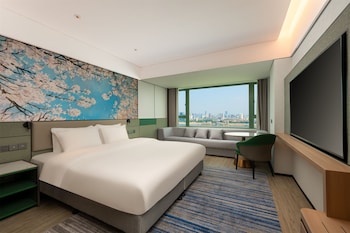 Deluxe Room, 1 King Bed, River View