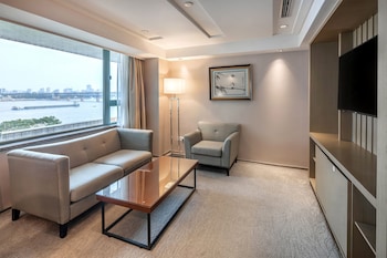 1 King Bed One Bedroom Suite River view
